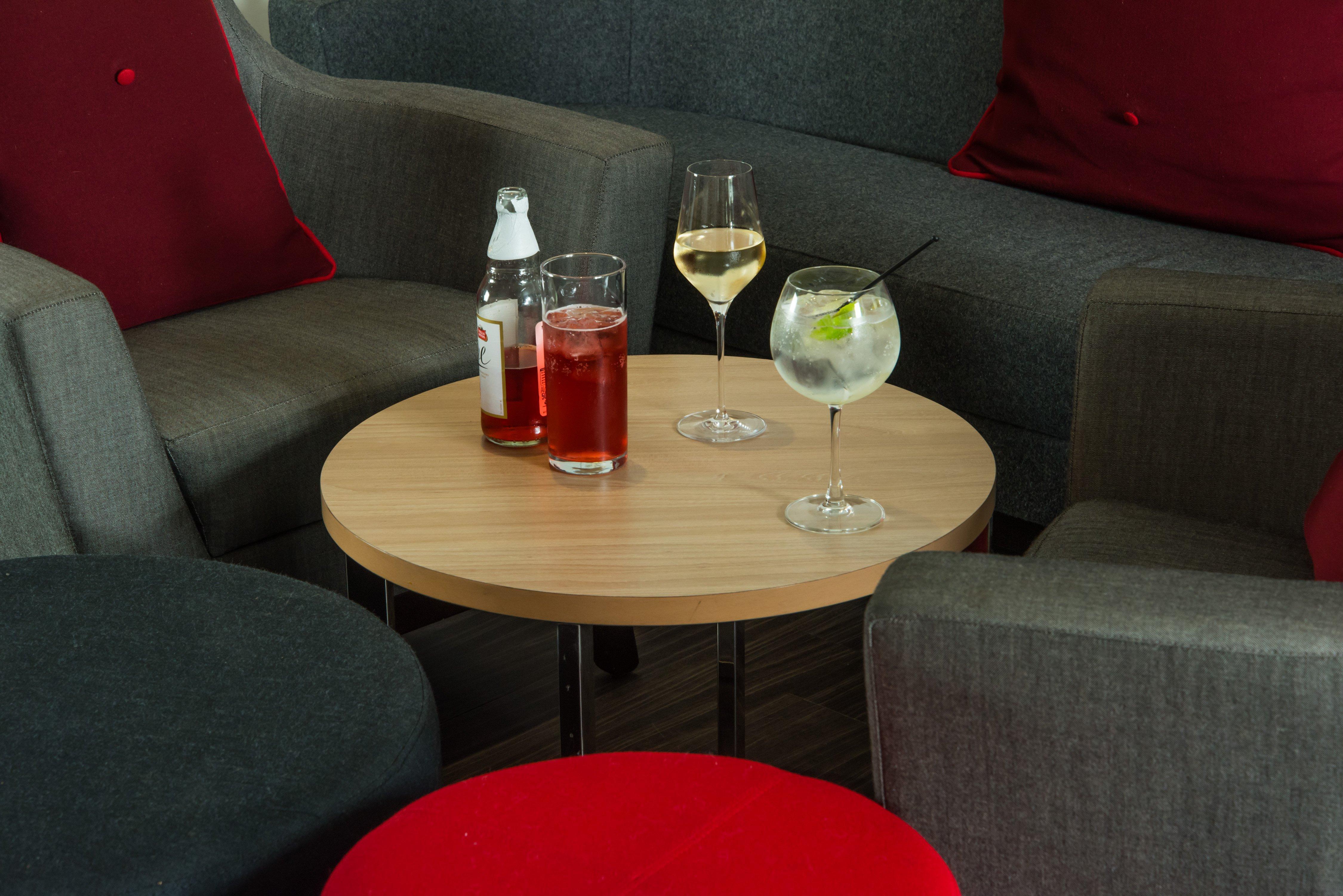 Holiday Inn Express Bath By Ihg Exteriör bild
