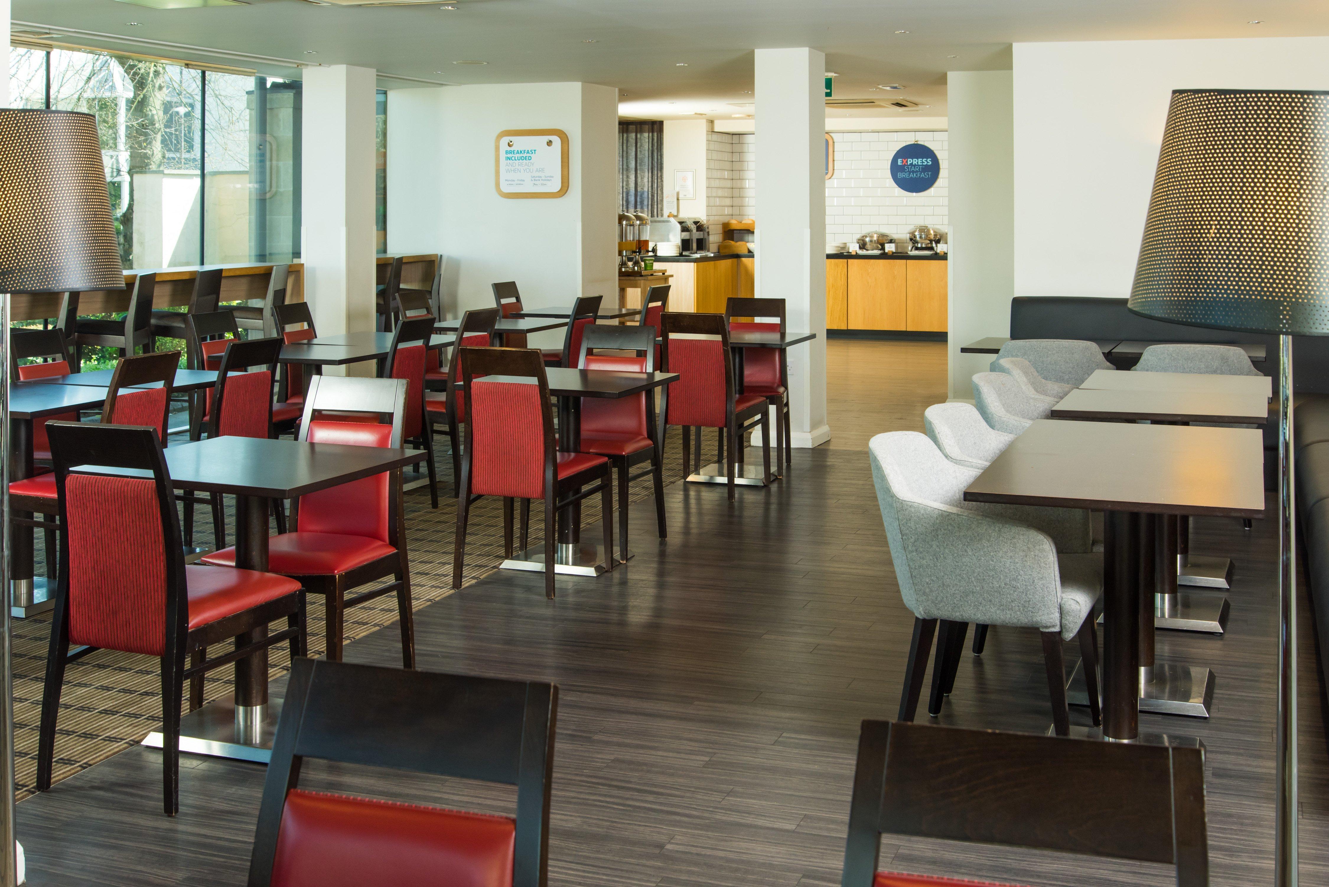 Holiday Inn Express Bath By Ihg Exteriör bild