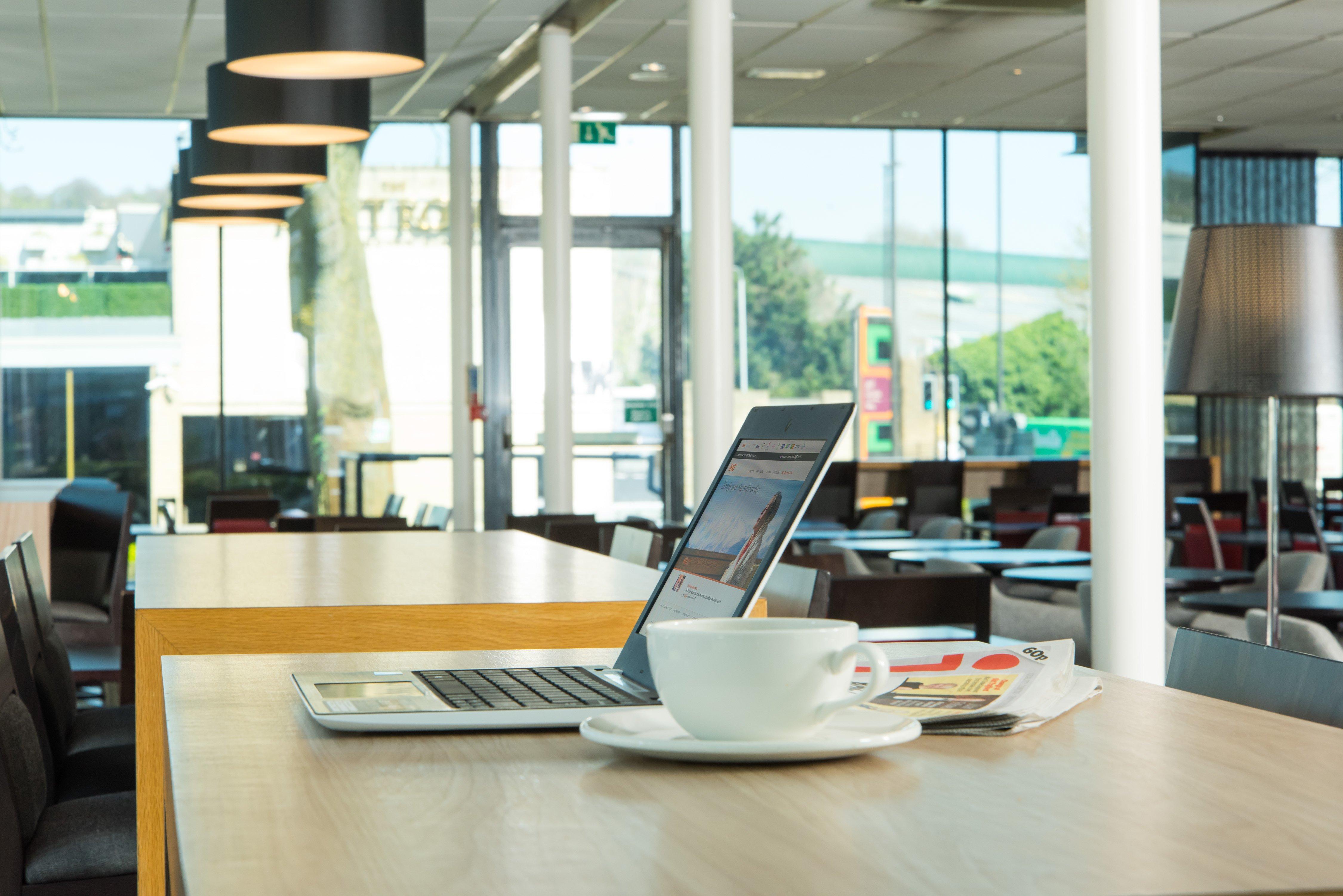 Holiday Inn Express Bath By Ihg Exteriör bild