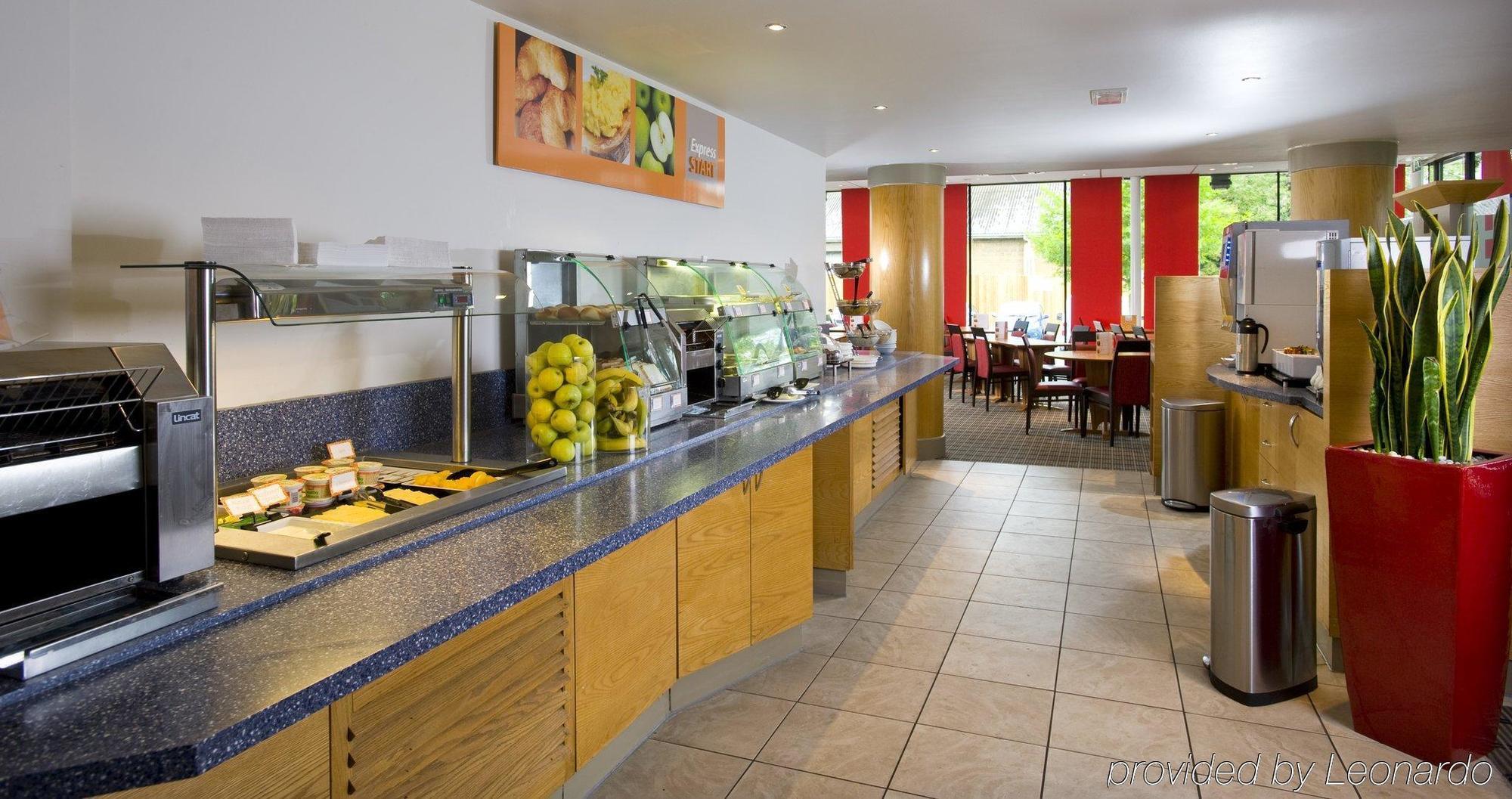 Holiday Inn Express Bath By Ihg Restaurang bild