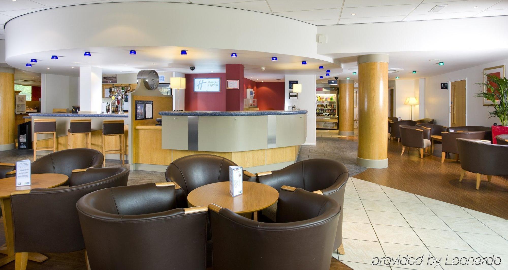 Holiday Inn Express Bath By Ihg Restaurang bild
