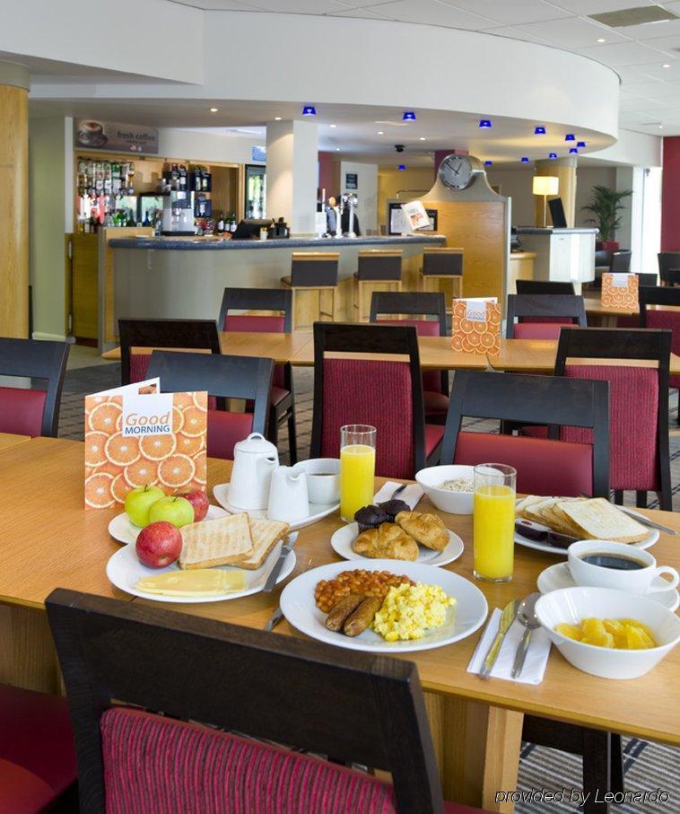 Holiday Inn Express Bath By Ihg Restaurang bild