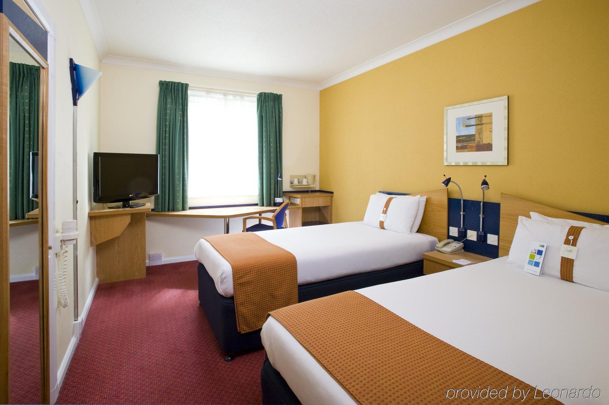 Holiday Inn Express Bath By Ihg Exteriör bild