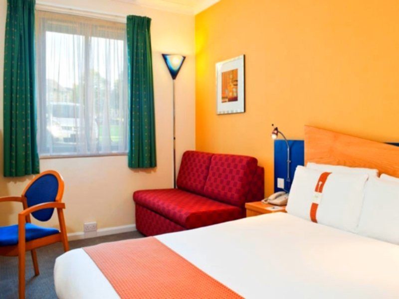 Holiday Inn Express Bath By Ihg Exteriör bild