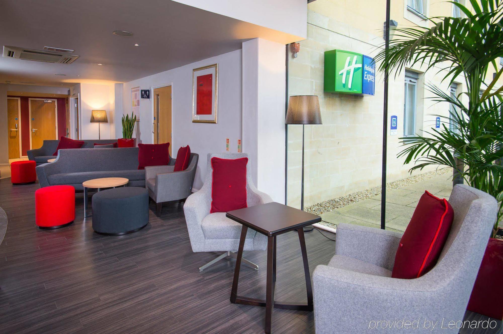 Holiday Inn Express Bath By Ihg Exteriör bild