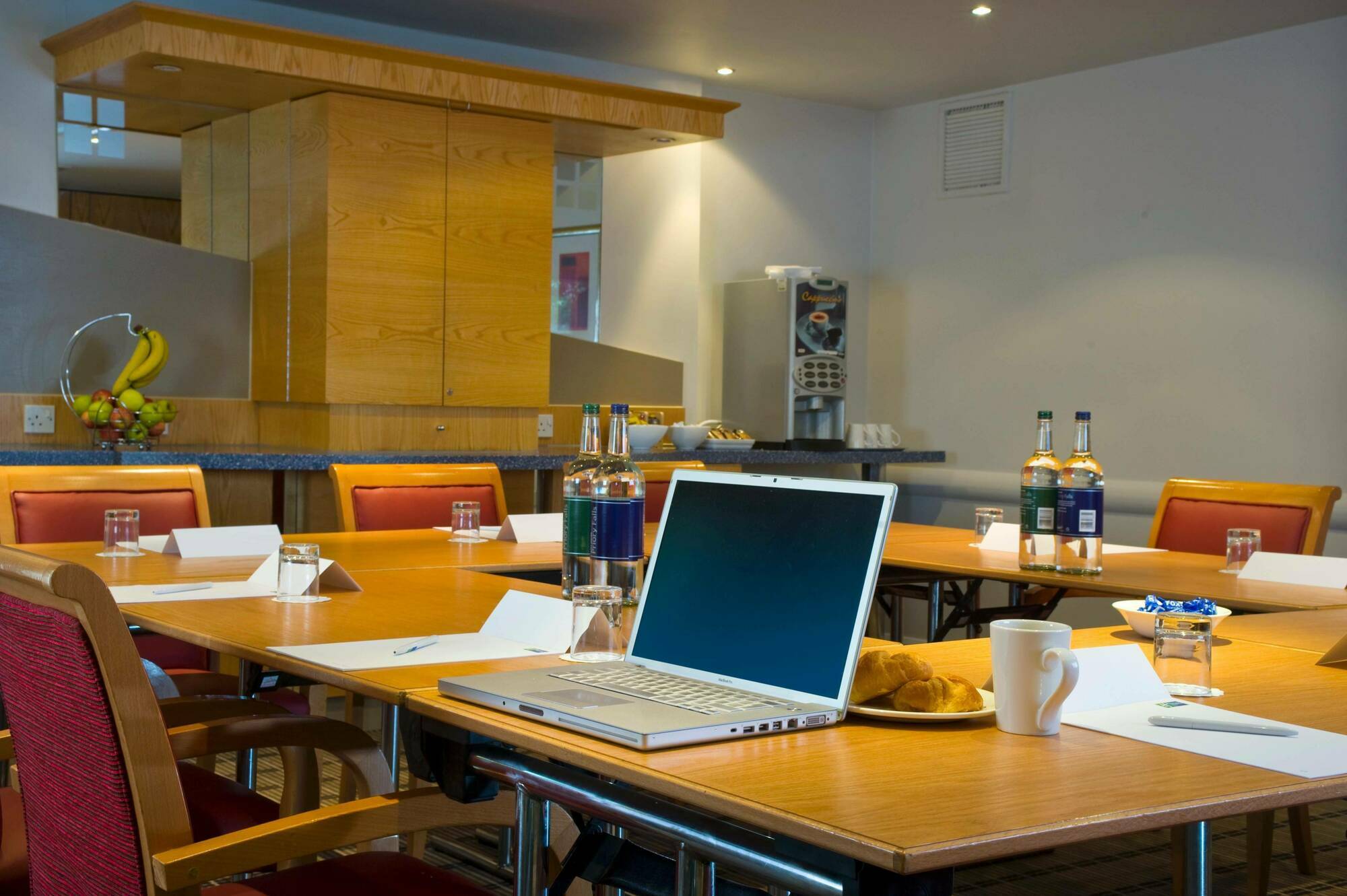 Holiday Inn Express Bath By Ihg Exteriör bild